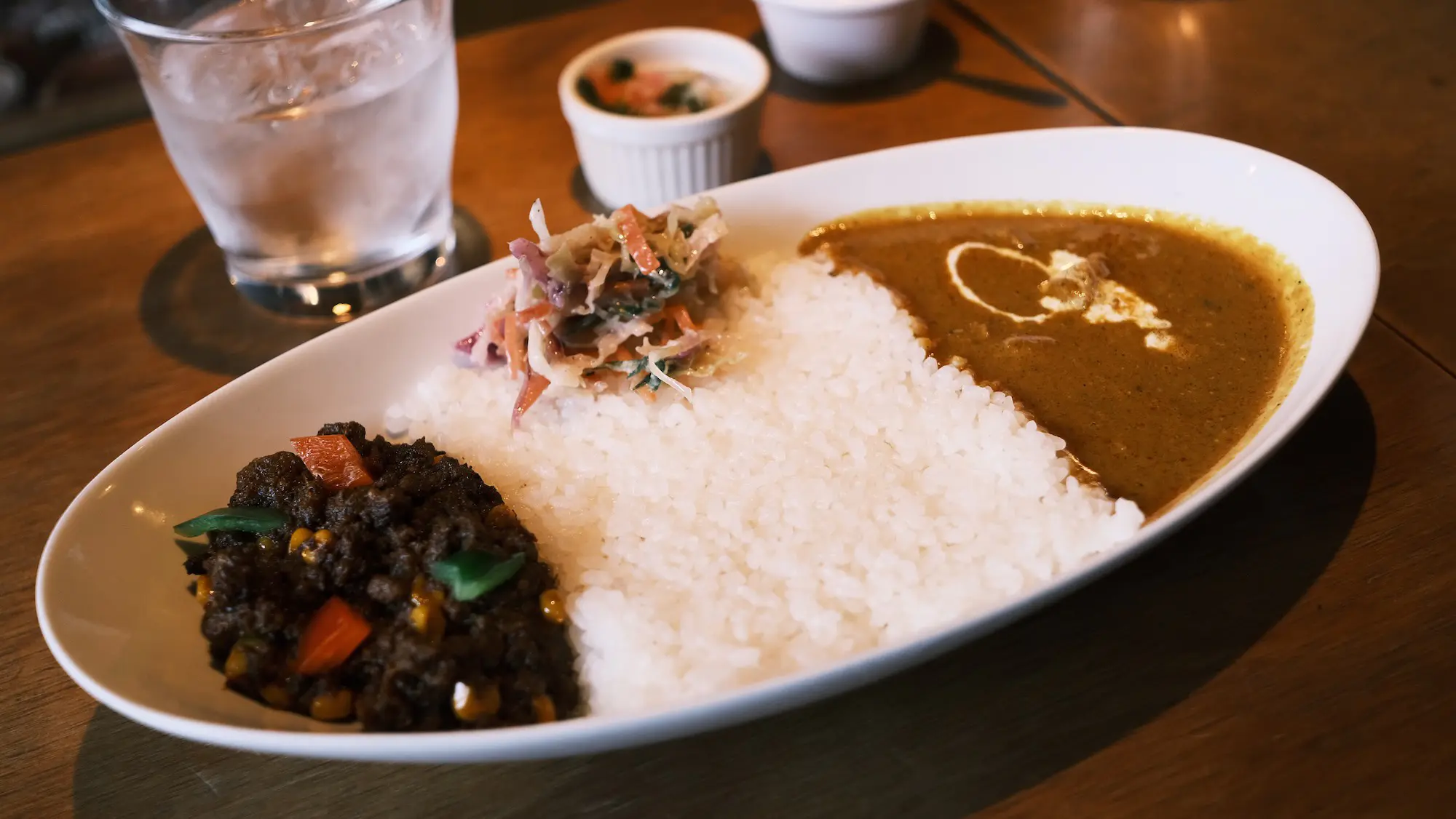 中目黒で食べたカレー。二種類がけ。日本のカレーは美味しい