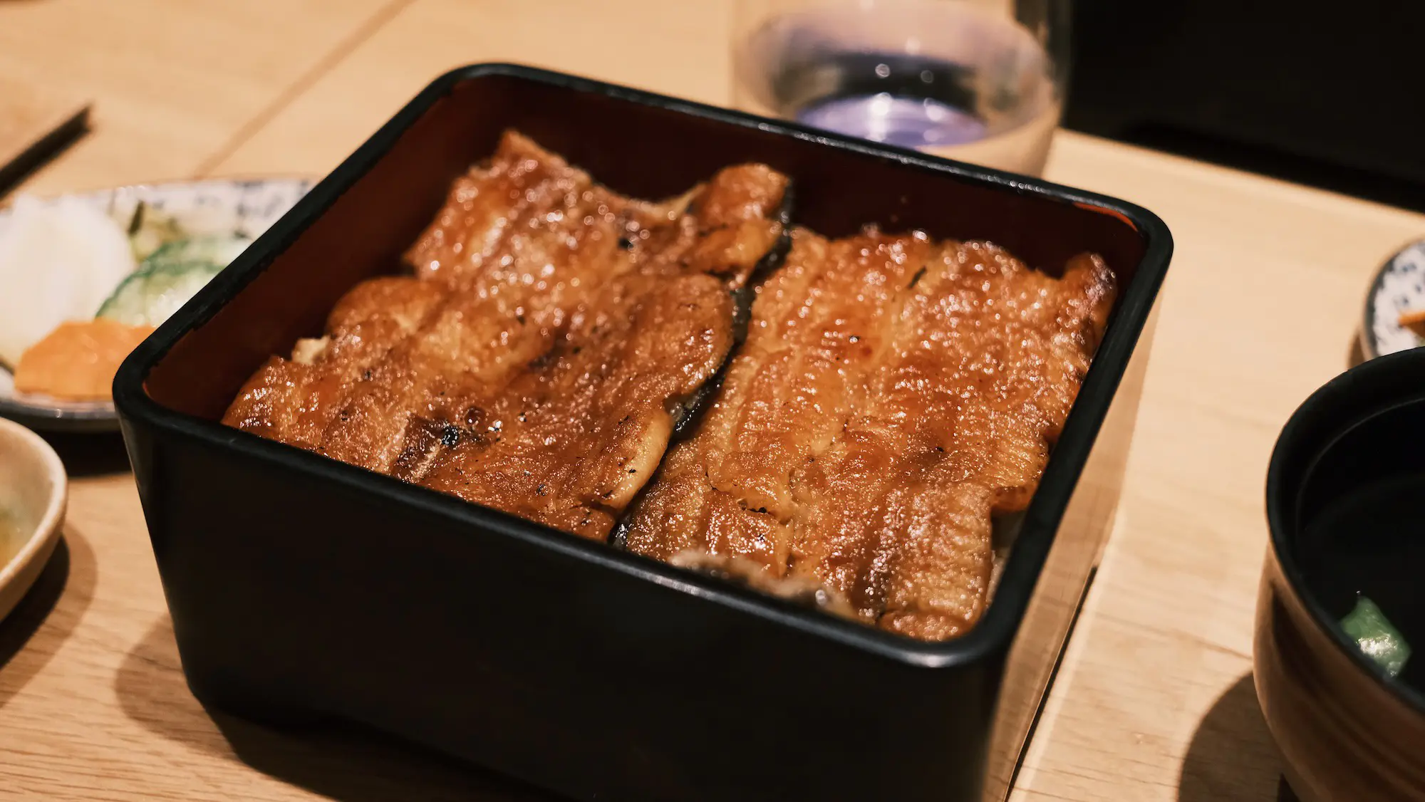 パリで食べた鰻。高いがタレがうまい