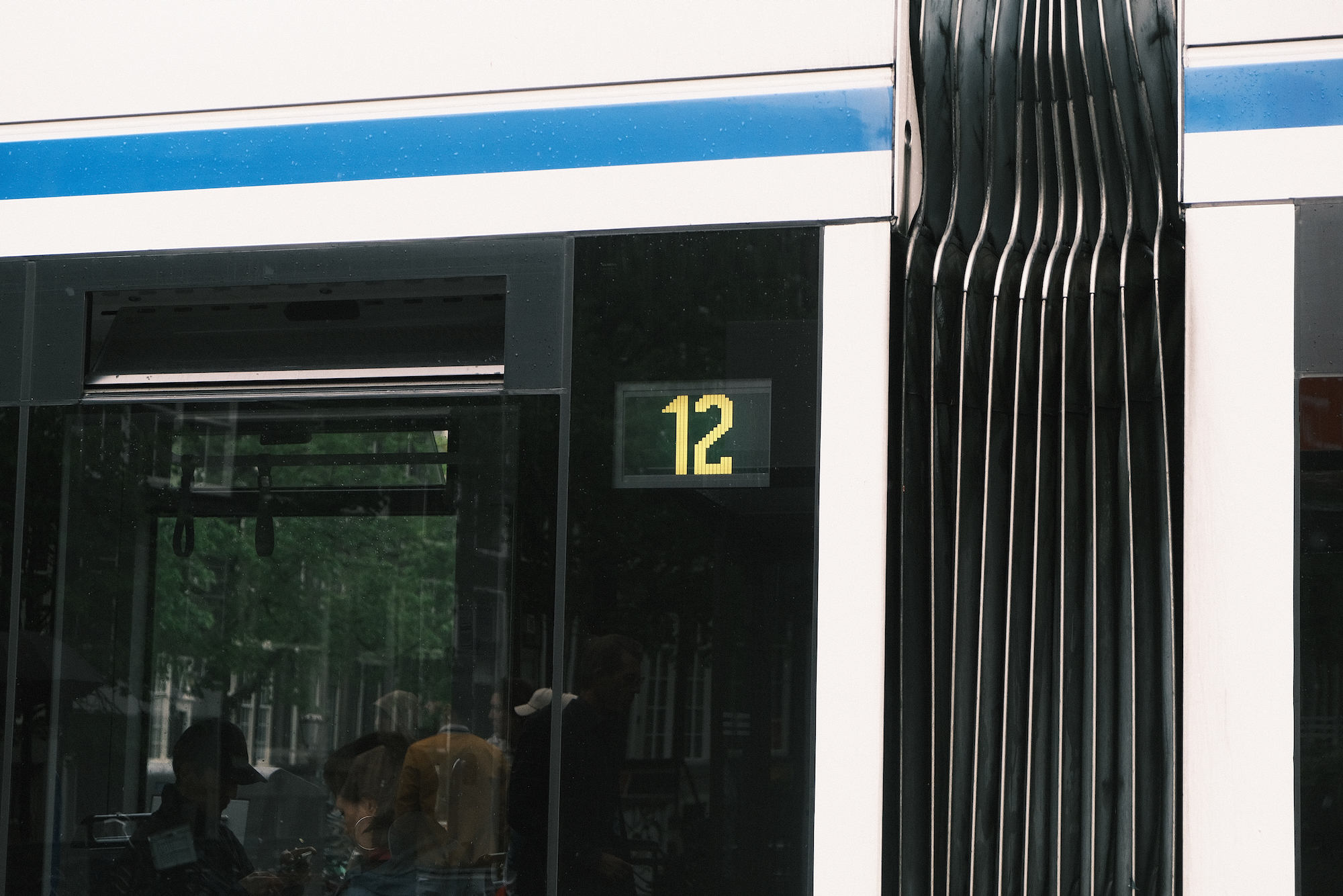 アムステルダムのトラムの数字はちょっと面白いスタイル