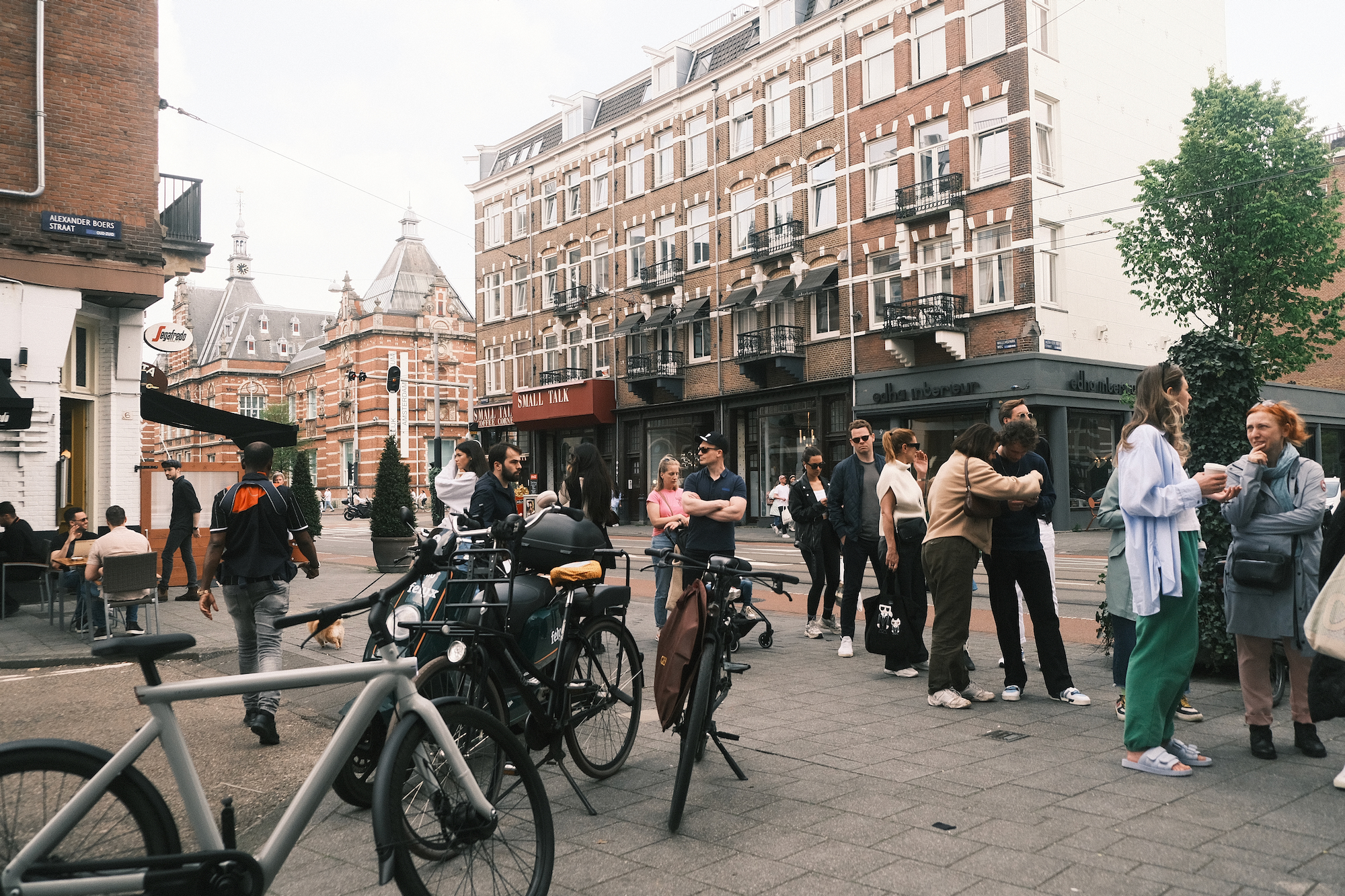 アムステルダムの街。自転車の多さよ