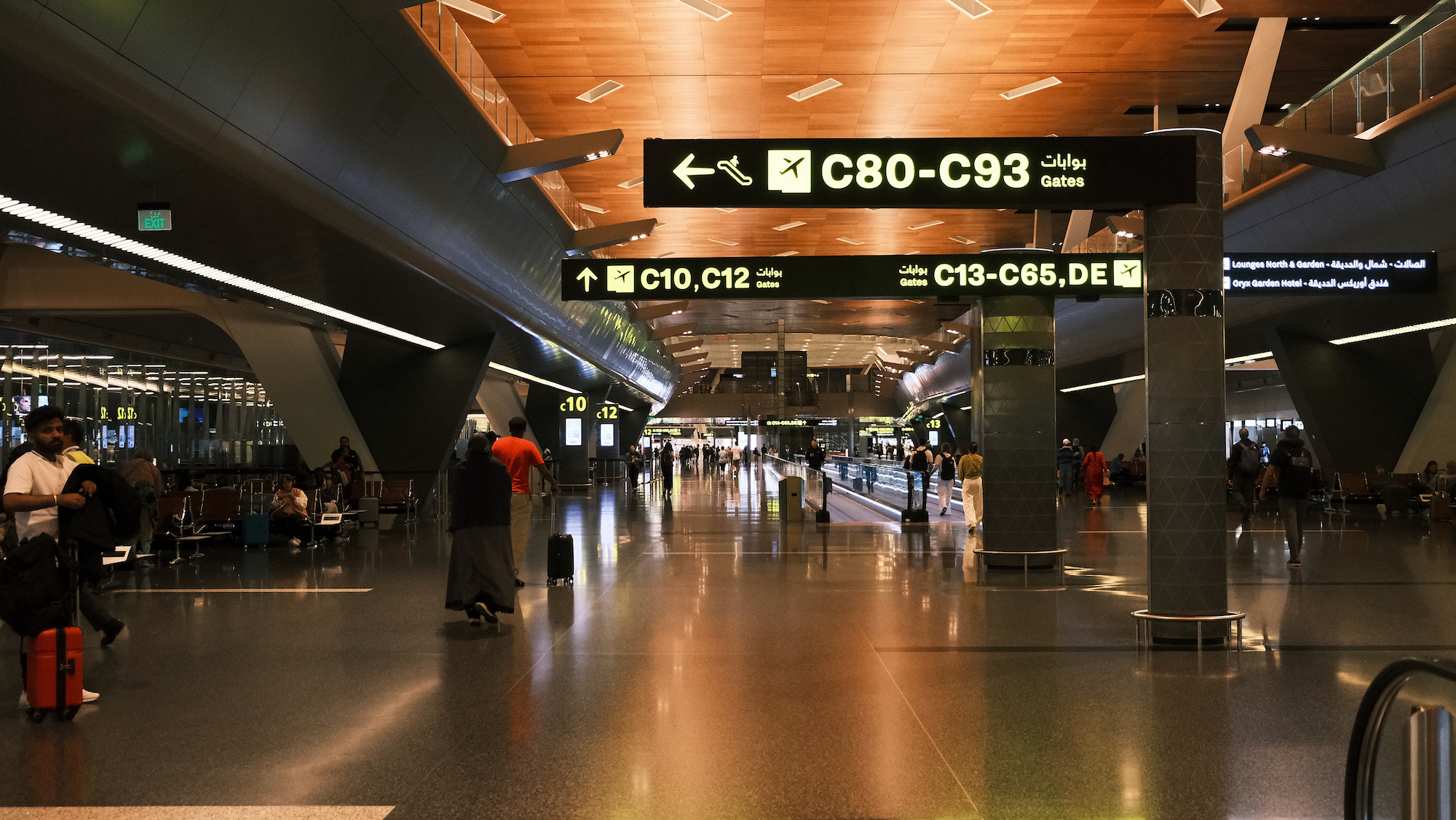 ドーハの空港、中にモノレールが走っていたり、今まで行った空港の中でも一番綺麗。